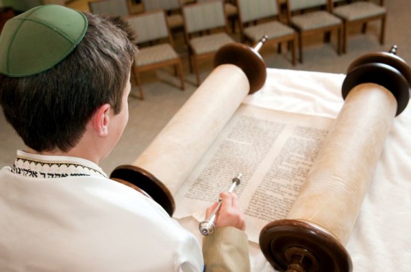 Bar Mitzvah-Torah Scroll-Reading