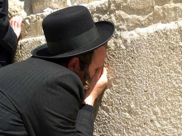 Hasidic-prayer-Kotel