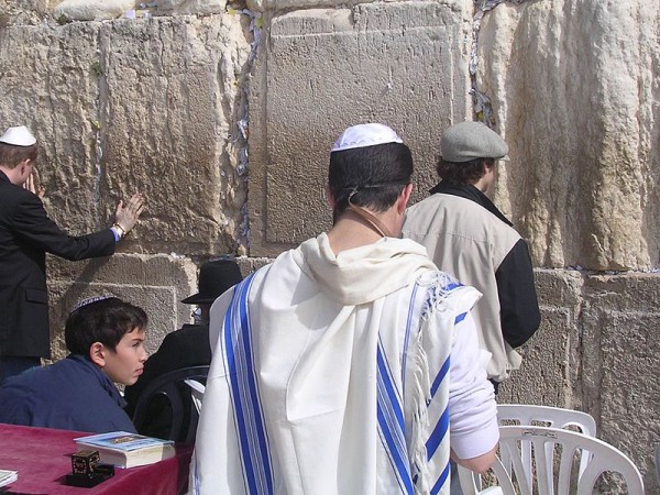 Western-Wall-prayer-kippah-tallit