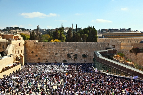 Western-wall-crowd