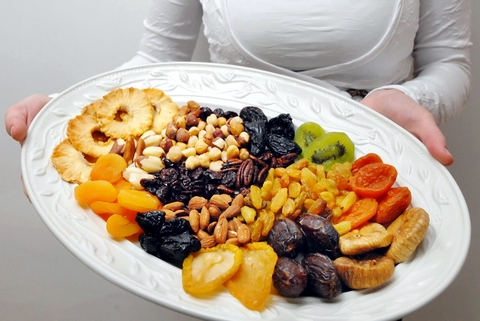 nuts-dried-fruit-traditional-Tu-BShvat-food-platter