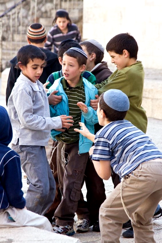 Children-playing-street-old-Jerusalem