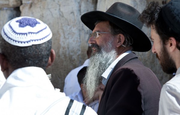 Jewish-men-Western-Wall-Shabbat 