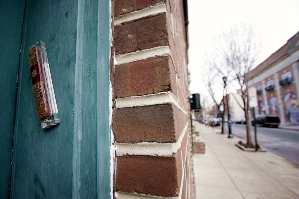 mezuzah-building-Philadelphia