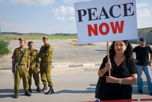 Israeli-Woman-Peace