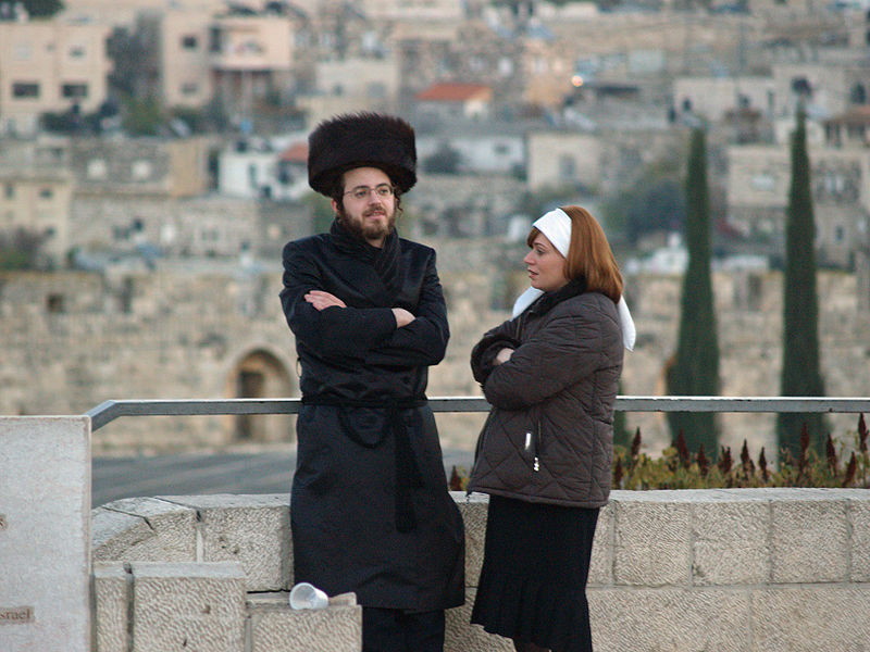 Orthodox-couple-Shabbat-Jerusalem