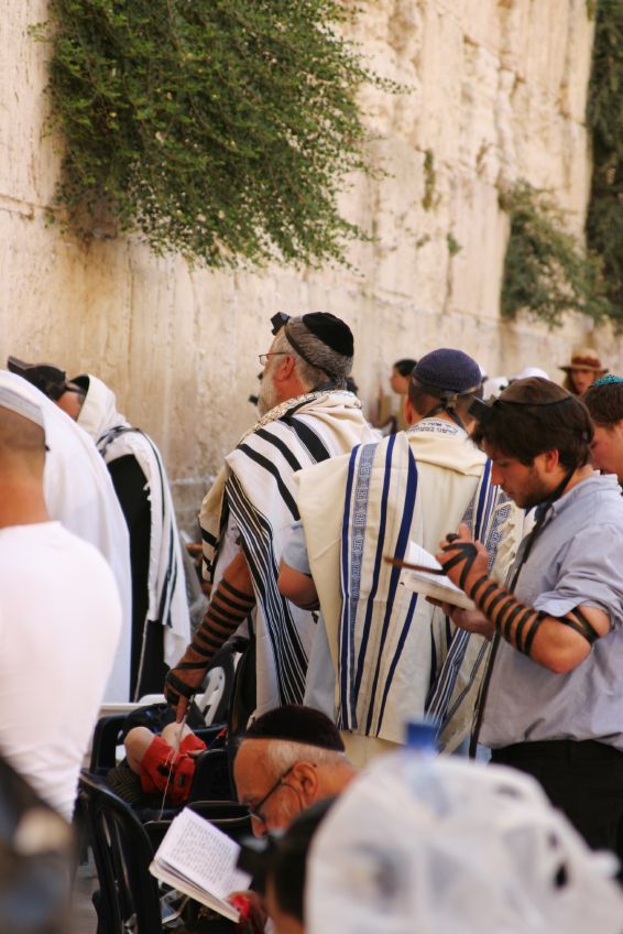 Jewish men-praying-Kotel-Wailing Wall