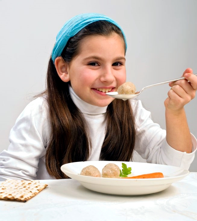 Matzah-ball-soup-Jewish-girl