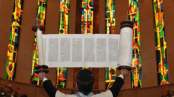 Torah- lifted-Congregation Dorshei Emet-Hampstead-Canada