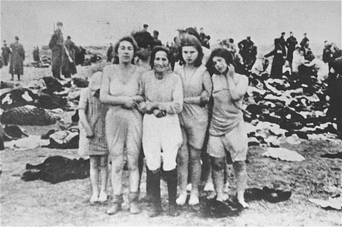 Liepaja-Massacres-jewish women