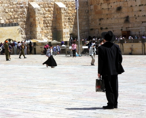 Orthodox-Jewish man-Western Wall-Plaza