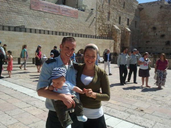 IDF Captain Yoni Roth Visits Jerusalem Israel-Defense-Forces-Western Wall-Jerusalem