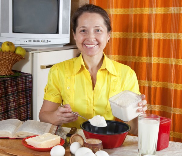 Woman-Kitchen