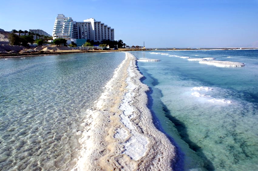 Dead Sea-salt formation_resort