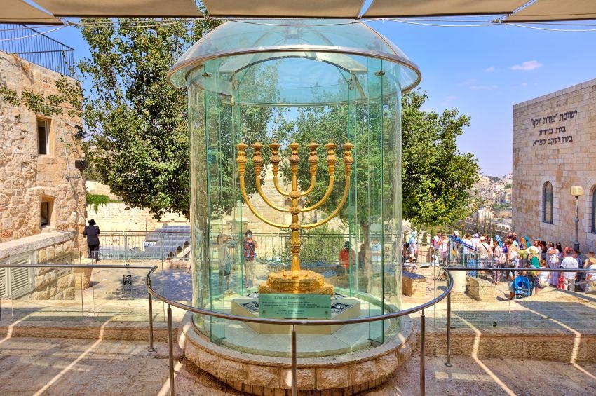 Gold Menorah-Third Temple-Temple Mount-Temple Institute