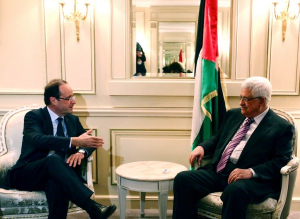 Francois Hollande and Mahmoud Abbas