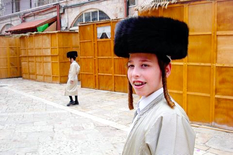 Ultra-Orthodox Jewish lad-Sukkot-Mea Shearim-Jerusalem