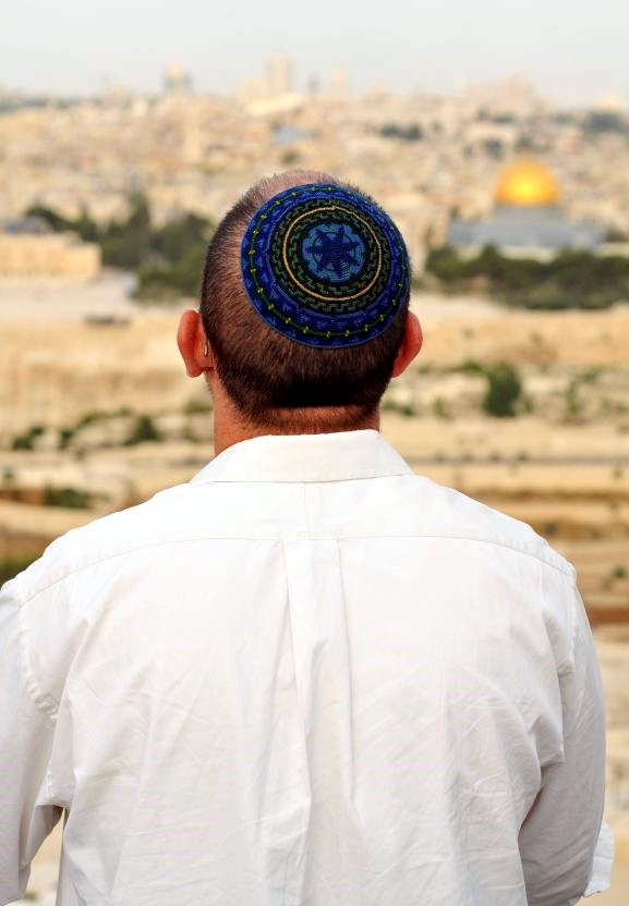 overlooking-Temple Mount-Kotel-kippah