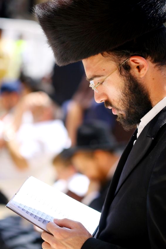 shtreimel-Chassidic-Hassidic-prayer