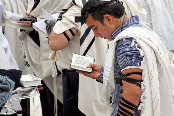 Jewish prayer-tallit