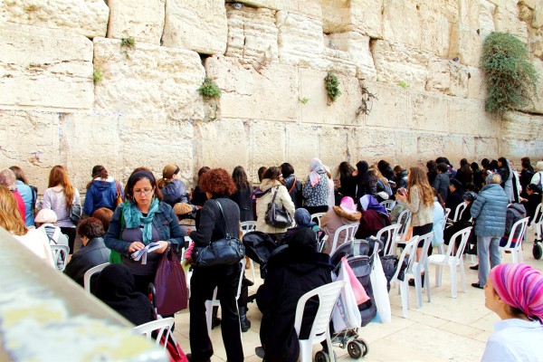 prayer-Jerusalem-women's section-the Wall