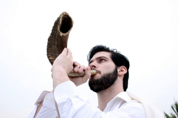 Blowing the Shofar