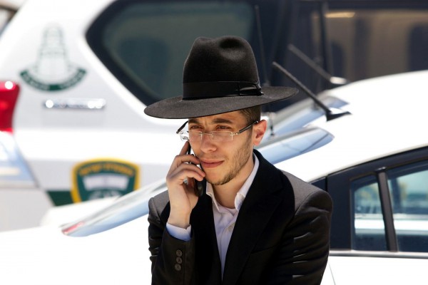 Orthodox Jewish man-cellphone-Jerusalem