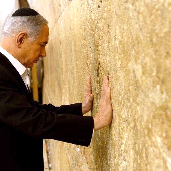 Netanyahu visits Western Wall