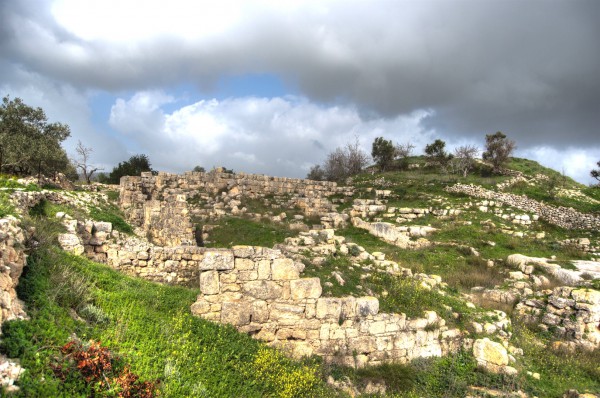 In 30 BC, Augustus awarded Shomron (Samaria) to Herod the Great who renamed it Sebaste.