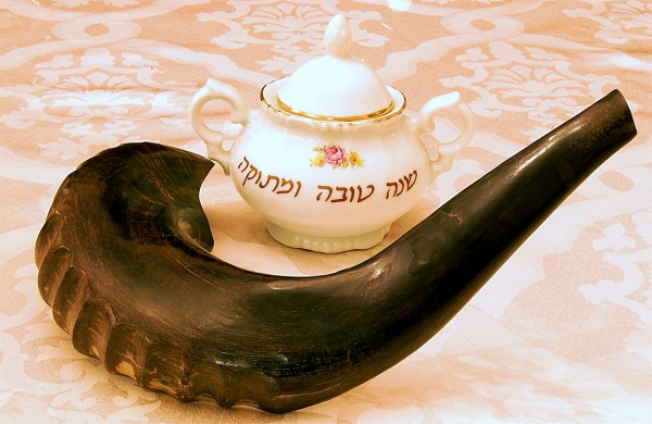 shana tova-honey-shofar