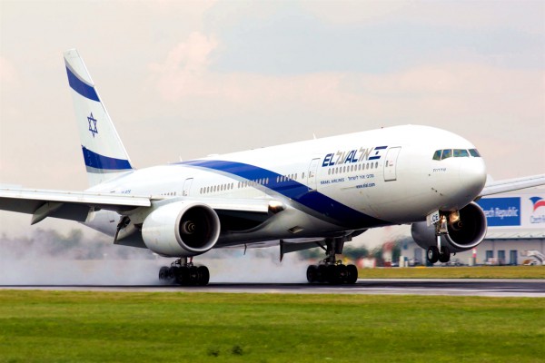 El Al-plane-Prague