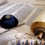 Torah-yad-yarmulke