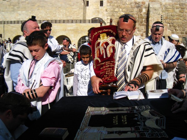 Jewish prayer-Kotel-Torah